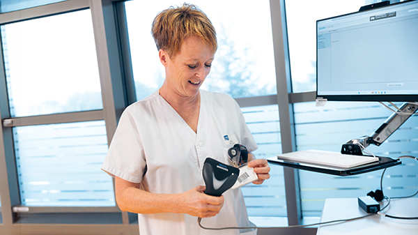 Nurse scanning with 1st Automatic